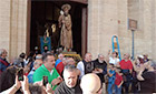 San Francesco di Paola esce dalla Chiesa di San Franvesco di Paola