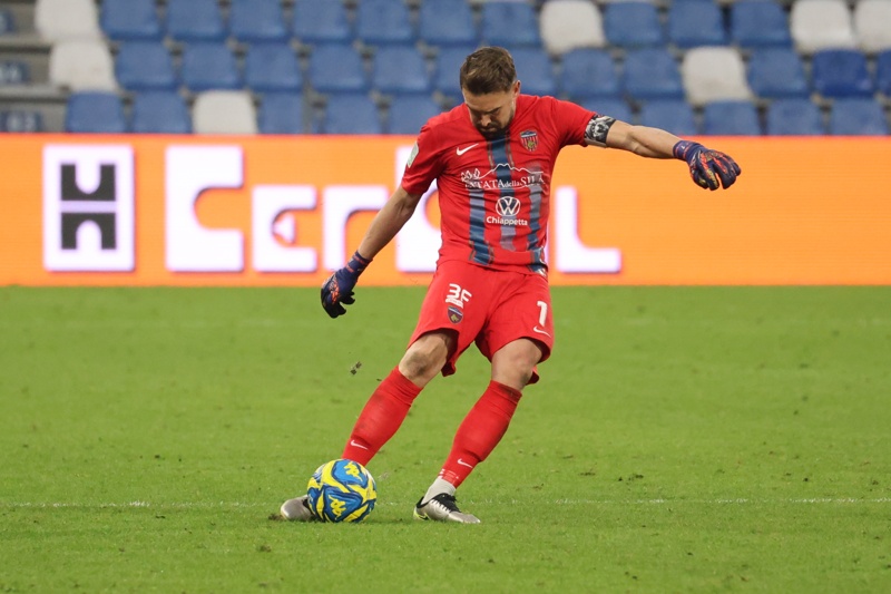 Alessandro Micai contro il Sassuolo